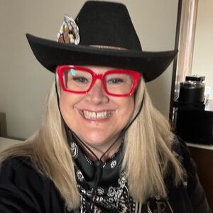 Meet your Posher, Jennifer